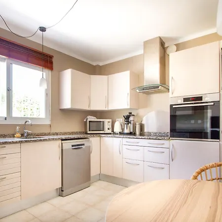 108-villa, 2 Minutes Walk To The Beach, Heated Pool