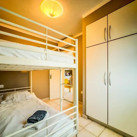 Villa 108-villa, 2 Minutes Walk To The Beach, Heated Pool Malaga