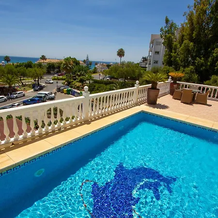 Villa 108-villa, 2 Minutes Walk To The Beach, Heated Pool Malaga