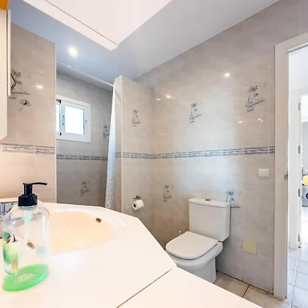 108-villa, 2 Minutes Walk To The Beach, Heated Pool Malaga