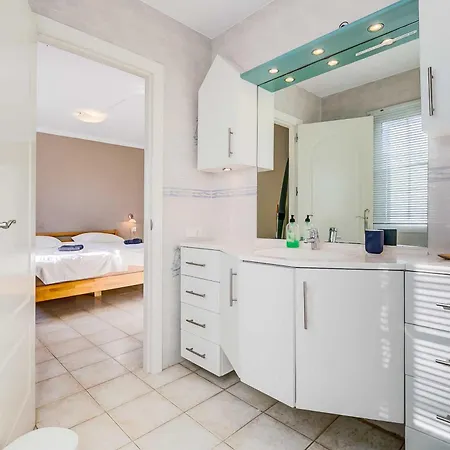 108-villa, 2 Minutes Walk To The Beach, Heated Pool Malaga