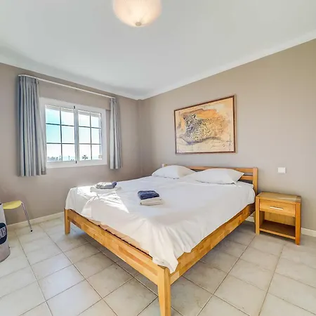 108-villa, 2 Minutes Walk To The Beach, Heated Pool Villa Malaga