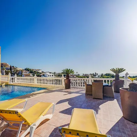 108-villa, 2 Minutes Walk To The Beach, Heated Pool