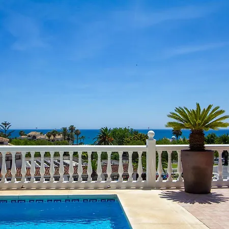 108-villa, 2 Minutes Walk To The Beach, Heated Pool Villa Malaga