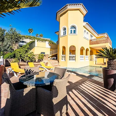 Villa 108-villa, 2 Minutes Walk To The Beach, Heated Pool
